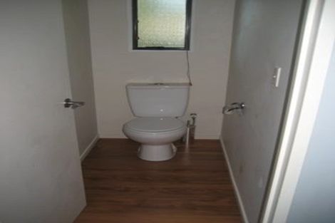 Photo of property in 3 Thalia Place, Totara Vale, Auckland, 0629