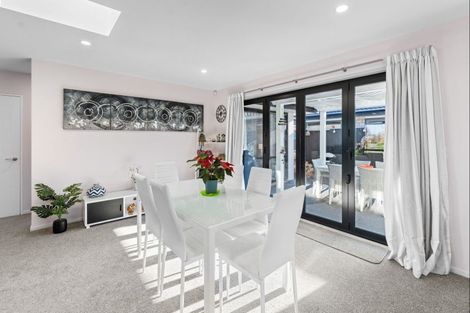 Photo of property in 27 Faringdon Boulevard, Rolleston, 7615