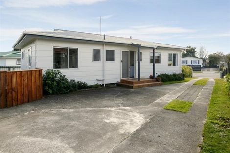 Photo of property in 104 Richmond Avenue, Richmond Heights, Taupo, 3330