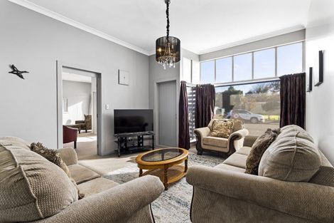 Photo of property in 129 Bridge Street, Eltham, 4322