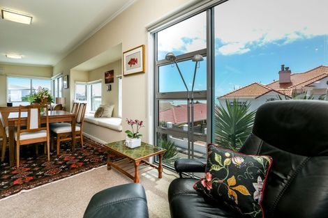 Photo of property in 2 Cutfield Road, New Plymouth, 4310