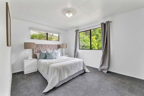 Photo of property in 33 Riversdale Drive, Merrilands, New Plymouth, 4312