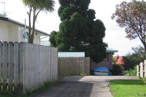 Photo of property in 33 Meilland Place, Glen Eden, Auckland, 0602