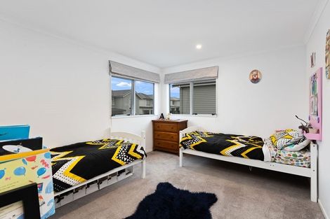 Photo of property in 11 Kukuwai Avenue, Red Beach, 0932