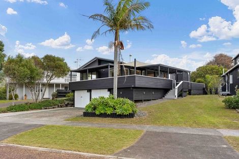 Photo of property in 124 Pauanui Boulevard, Pauanui, Hikuai, 3579