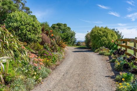 Photo of property in 52 Harakeke Road, Te Horo, Otaki, 5581