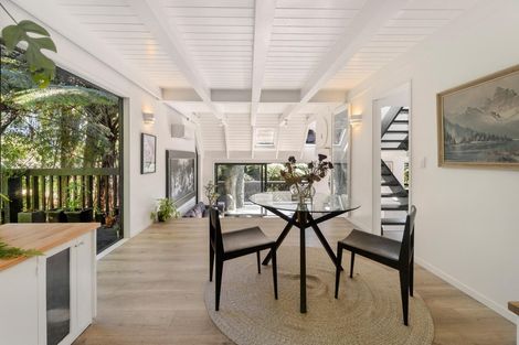 Photo of property in 43 Kohu Road, Titirangi, Auckland, 0604