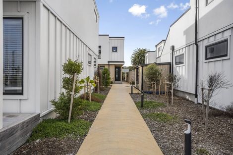 Photo of property in 16/10 Pascoe Avenue, Paremata, Porirua, 5026