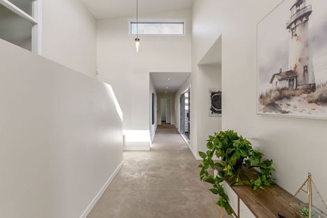 Photo of property in 17 Botany Lane, Whitby, Porirua, 5024