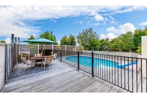 Photo of property in 7 Pokapu Street, Titirangi, Auckland, 0600