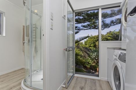 Photo of property in 2/31 Lake Road, Devonport, Auckland, 0624