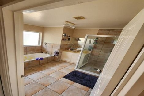 Photo of property in 20 Amherst Place, Albany, Auckland, 0632