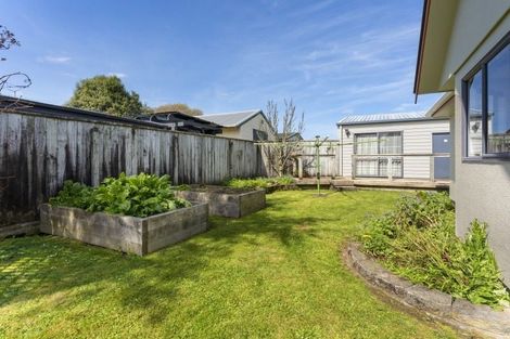 Photo of property in 22 Granville Street, Silverstream, Upper Hutt, 5019