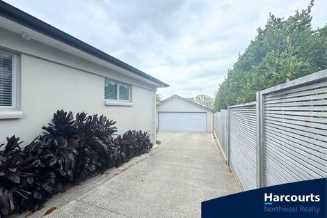 Photo of property in 86 Wiseley Road, West Harbour, Auckland, 0618