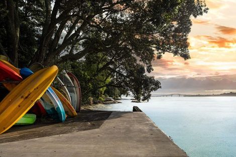 Photo of property in 43 Aramoana Avenue, Devonport, Auckland, 0624