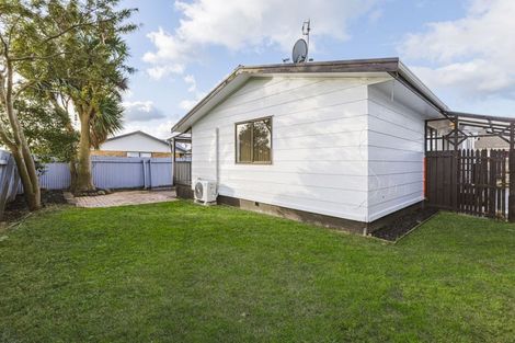 Photo of property in 2/31 Sutton Crescent, Papakura, 2110