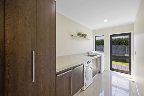 Photo of property in 9 Sampson Avenue, Waiwhakaiho, New Plymouth, 4312