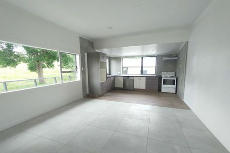 Photo of property in 113 Foster Road, Kumeu, 0891