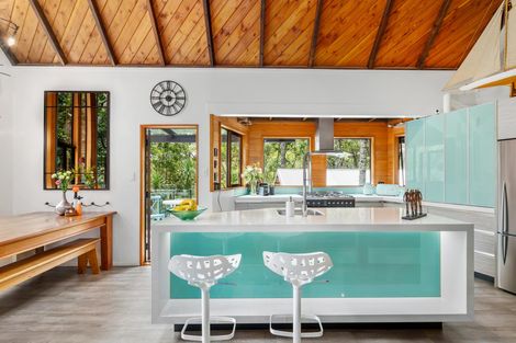 Photo of property in 93 Brick Bay Drive, Sandspit, Warkworth, 0982