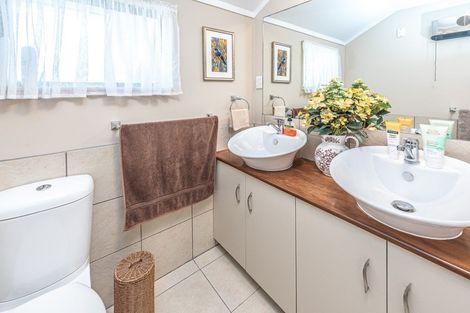 Photo of property in 36 Parkdale Drive, Aramoho, Whanganui, 4500