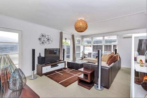 Photo of property in 2/20 Crosby Road, West Harbour, Auckland, 0618