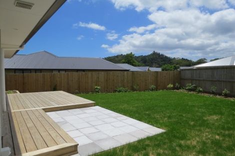 Photo of property in 64 Golden Shore Place, Coromandel, 3506