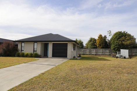 Photo of property in 2 Komahimahi Way, Motuoapa, 3382