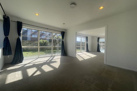 Photo of property in 7 Merlot Way, Te Atatu South, Auckland, 0610