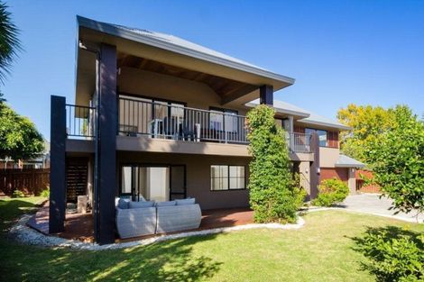 Photo of property in 77a Mcleod Road, Te Atatu South, Auckland, 0610