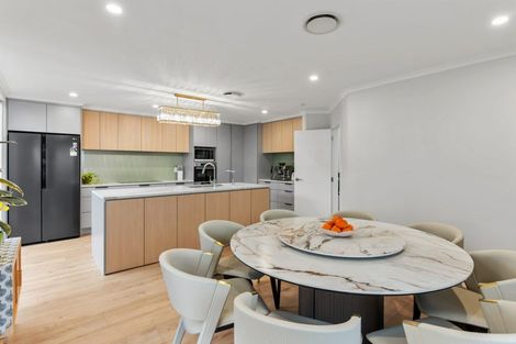 Photo of property in 32 Currell Way, Somerville, Auckland, 2014