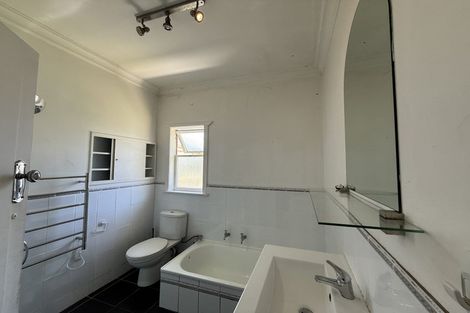 Photo of property in 13 Akarana Avenue, Mount Roskill, Auckland, 1041