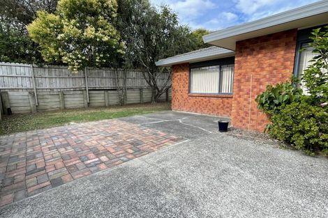 Photo of property in 34 Ginders Drive, Massey, Auckland, 0614
