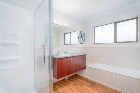 Photo of property in 2 Hamilton Crescent, Whitianga, 3510