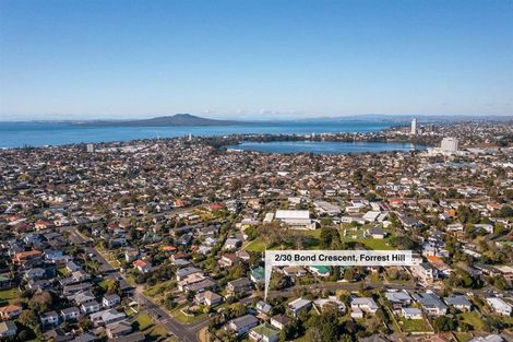 Photo of property in 2/30 Bond Crescent, Forrest Hill, Auckland, 0620