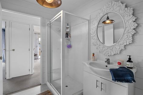 Photo of property in 2 Kassa Rise, Helensville, 0800