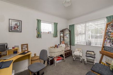 Photo of property in 19 Heather Street, Levin, 5510