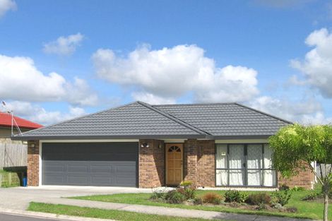 Photo of property in 19 Arlose Place, Westgate, Auckland, 0614