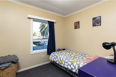 Photo of property in 50 Rhodes Street, Waimate, 7924