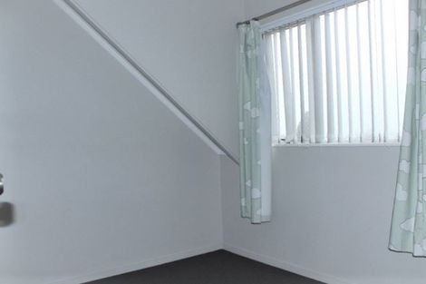 Photo of property in 2/10 Rewa Street, New Lynn, Auckland, 0600