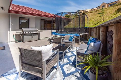 Photo of property in 35 Waverton Terrace, Churton Park, Wellington, 6037