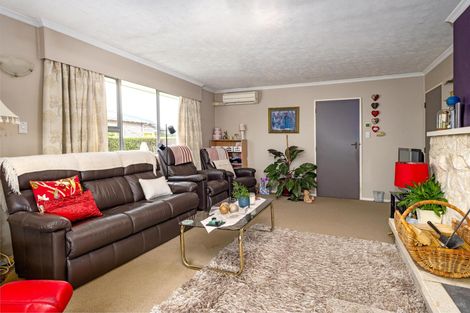 Photo of property in 20 Timaru Road, Waimate, 7924