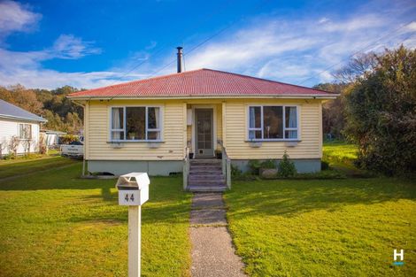 Photo of property in 44 Oxford Street, Taylorville, Greymouth, 7805