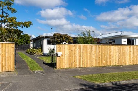 Photo of property in 1/35 Robinson Crescent, Tamatea, Napier, 4112