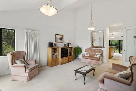 Photo of property in 2/8 Tobago Place, Sunnynook, Auckland, 0620