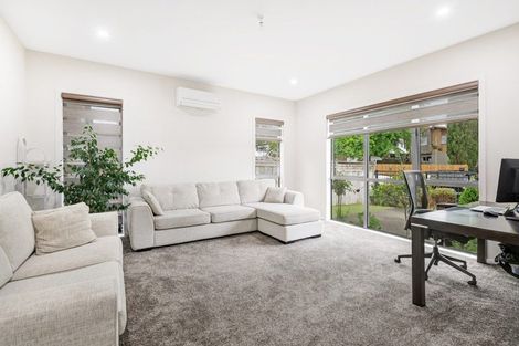 Photo of property in 30 Salamanca Road, Sunnynook, Auckland, 0620