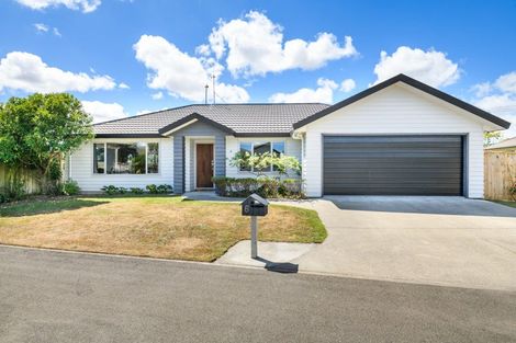 Photo of property in 6 Angelina Way, Kelvin Grove, Palmerston North, 4414