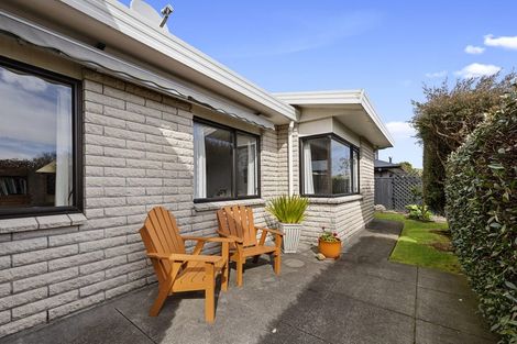 Photo of property in 3 Kura Street, Brooklands, New Plymouth, 4310
