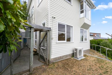 Photo of property in 19 Summit Road, Fairfield, Lower Hutt, 5011