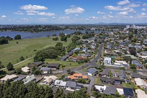 Photo of property in 21a Rimmington Drive, Hamilton Lake, Hamilton, 3204