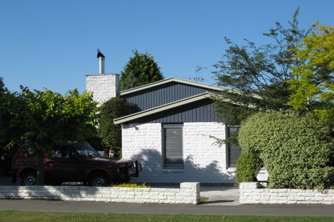 Photo of property in 330 Memorial Avenue, Burnside, Christchurch, 8053